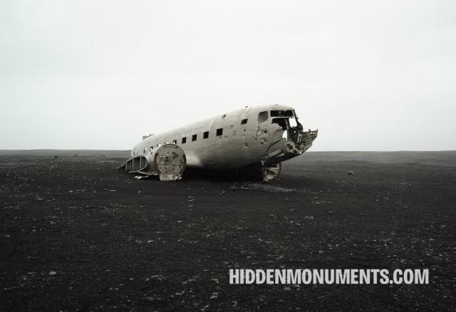 Wreckage of crashed C-47 SkyTrain in Iceland